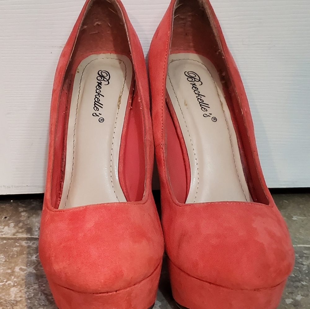 Heels - Picture 2 of 4
